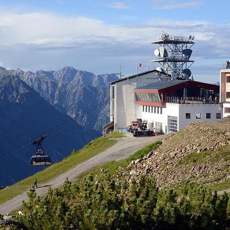 Venet Gipfelhuette Hotell Zams Exteriör bild